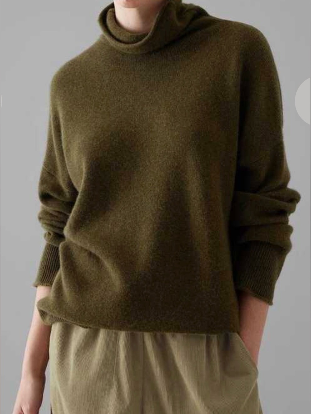 Toast Women’s Wool/Cashmere Roll Neck Sweater Size S/M Olive Green Oversized
